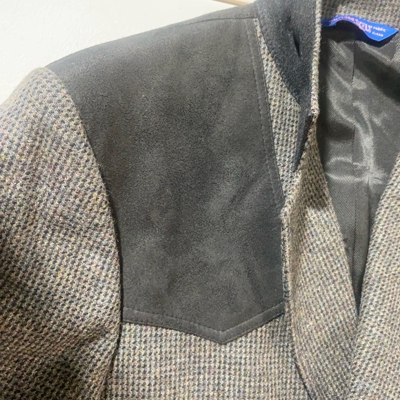 Pendleton Gray Blazer with Tailored Fit and Elbow Patches - Picture 9 of 13